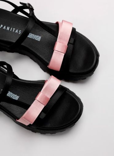 Дамски черни сандали HISPANITAS
