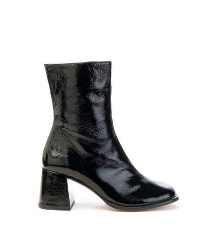 Дамски черни боти лак ANGEL ALARCON