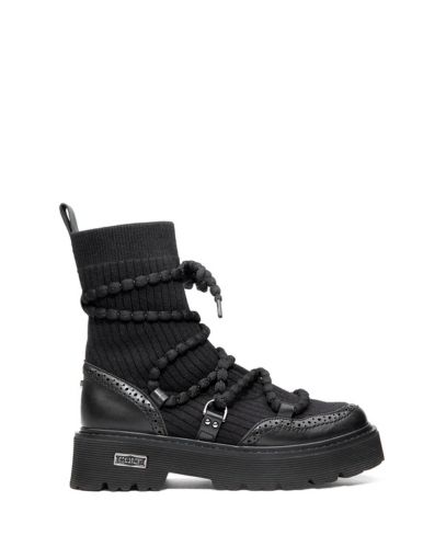 Дамски черни боти CULT