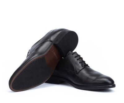 Мъжки кожени обувки с връзки PIKOLINOS