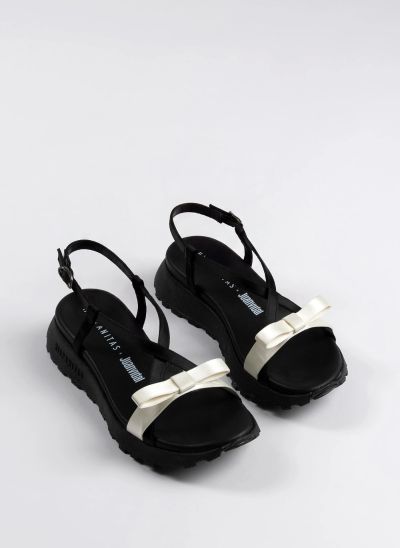 Дамски черни сандали HISPANITAS