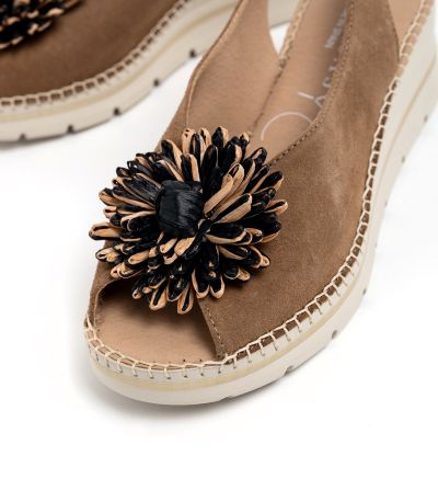 Дамски велурени сандали DCHIGAS on VIGUERA