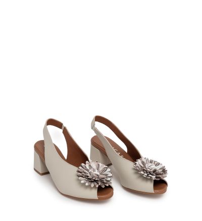 Дамски бежови сандали DCHIGAS on VIGUERA