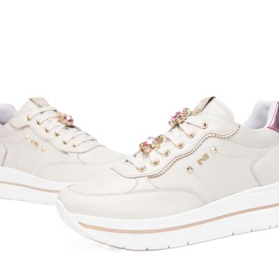 Дамски спортни обувки с брошки NeroGiardini