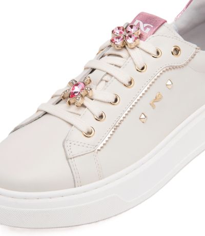 Дамски спортни обувки с брошки NeroGiardini