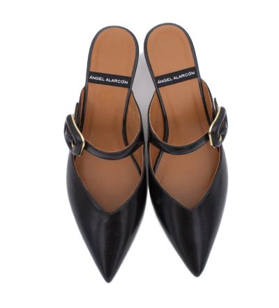 Дамски черни кожени чехли  ANGEL ALARCON