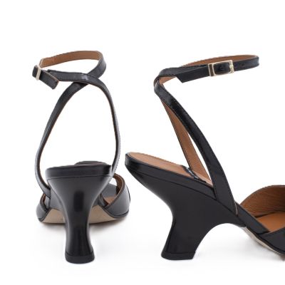 Дамски черни кожени сандали ANGEL ALARCON