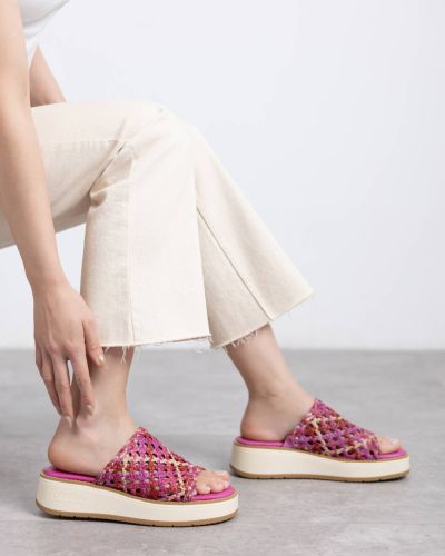 Дамски  чехли на платформа CARMELA