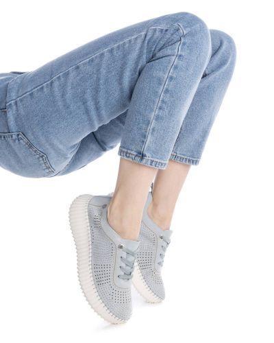 Дамски велурени спортни обувки CARMELA