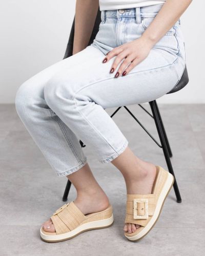 Дамски бежови чехли CARMELA