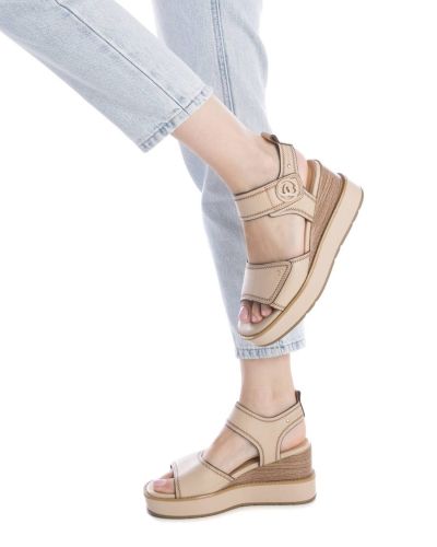 Дамски бежови сандали на платформа CARMELA