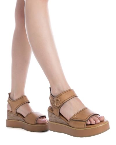 Дамски кожени сандали на платформа CARMELA