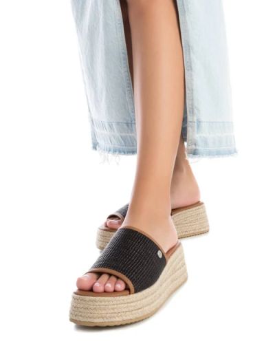 Дамски черни чехли с платформа REFRESH