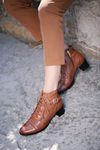 Дамски камелени кожени боти REGARDE LE CIEL