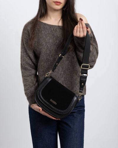 Дамска черна чанта CARMELA