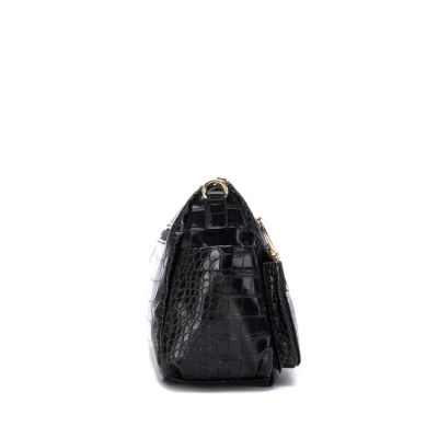 Дамска черна чанта CARMELA