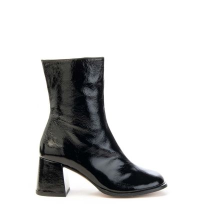 Дамски черни боти лак ANGEL ALARCON