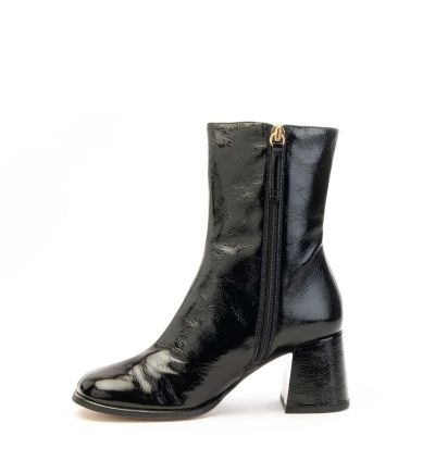 Дамски черни боти лак ANGEL ALARCON