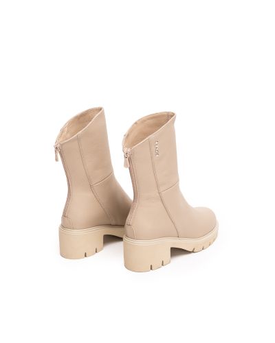 Дамски бежови кожени боти NeroGiardini