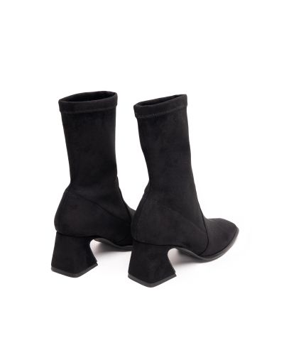 Дамски черни ластични боти ANGEL ALARCON