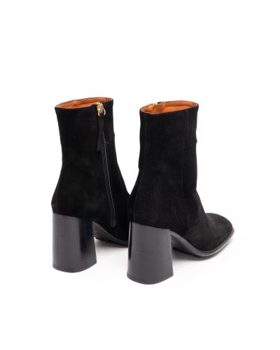 Дамски черни велурени боти ANGEL ALARCON