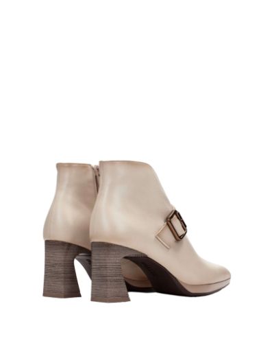 Дамски бежови кожени боти HISPANITAS