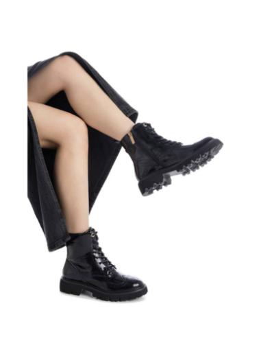 Дамски черни лачени боти CARMELA