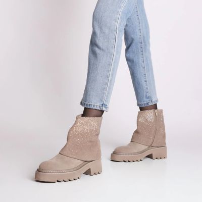 Дамски бежови велурени боти TOSCA BLU