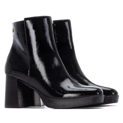 Дамски елегантни черни боти CARMELA