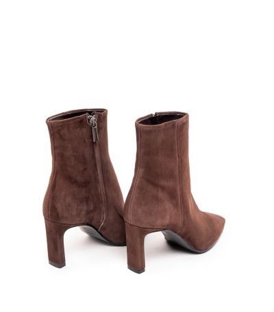 Дамски кафяви велурени боти BIANCA DI