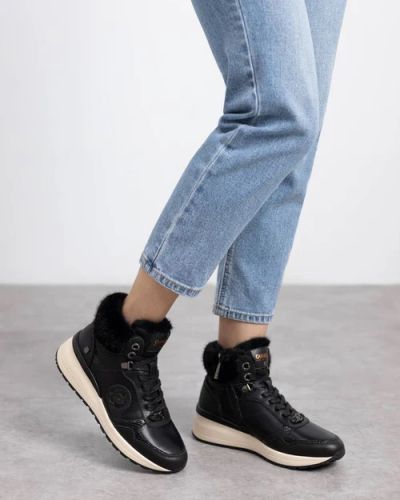 Дамски черни спортни боти CARMELA